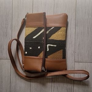 Expedition SubSahara Leather Convertible Crossbody